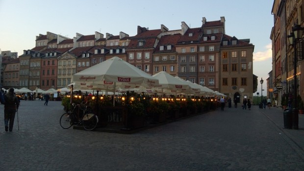 Vanhankaupungin torilta eli Rynek-aukiolta ja sen ympäristöstä löytyy lukuisia ravintoloita.
